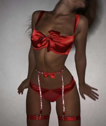 Оксануська, 25 лет